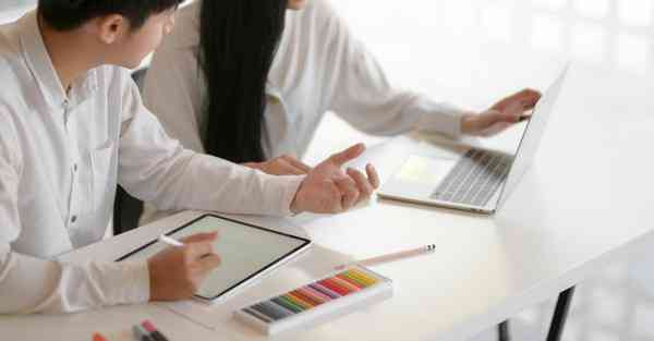 用AI技术复活赫本，AI复活亲人技术