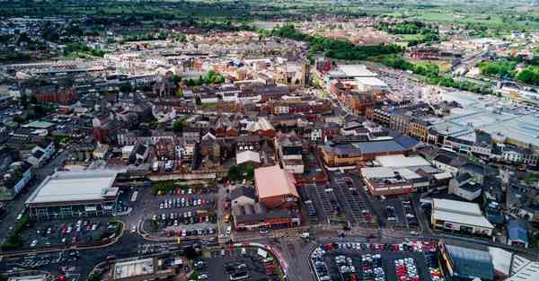 人工智能机器人和人谈恋爱